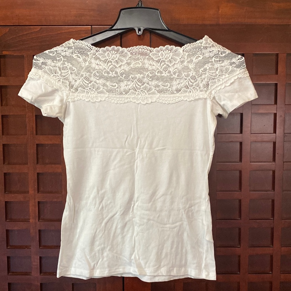 White H&M shirt w lace accent